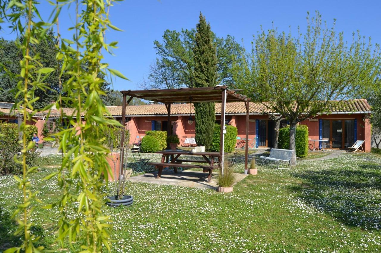 Village de gîtes Les Olivettes Saint-Dezery Extérieur photo